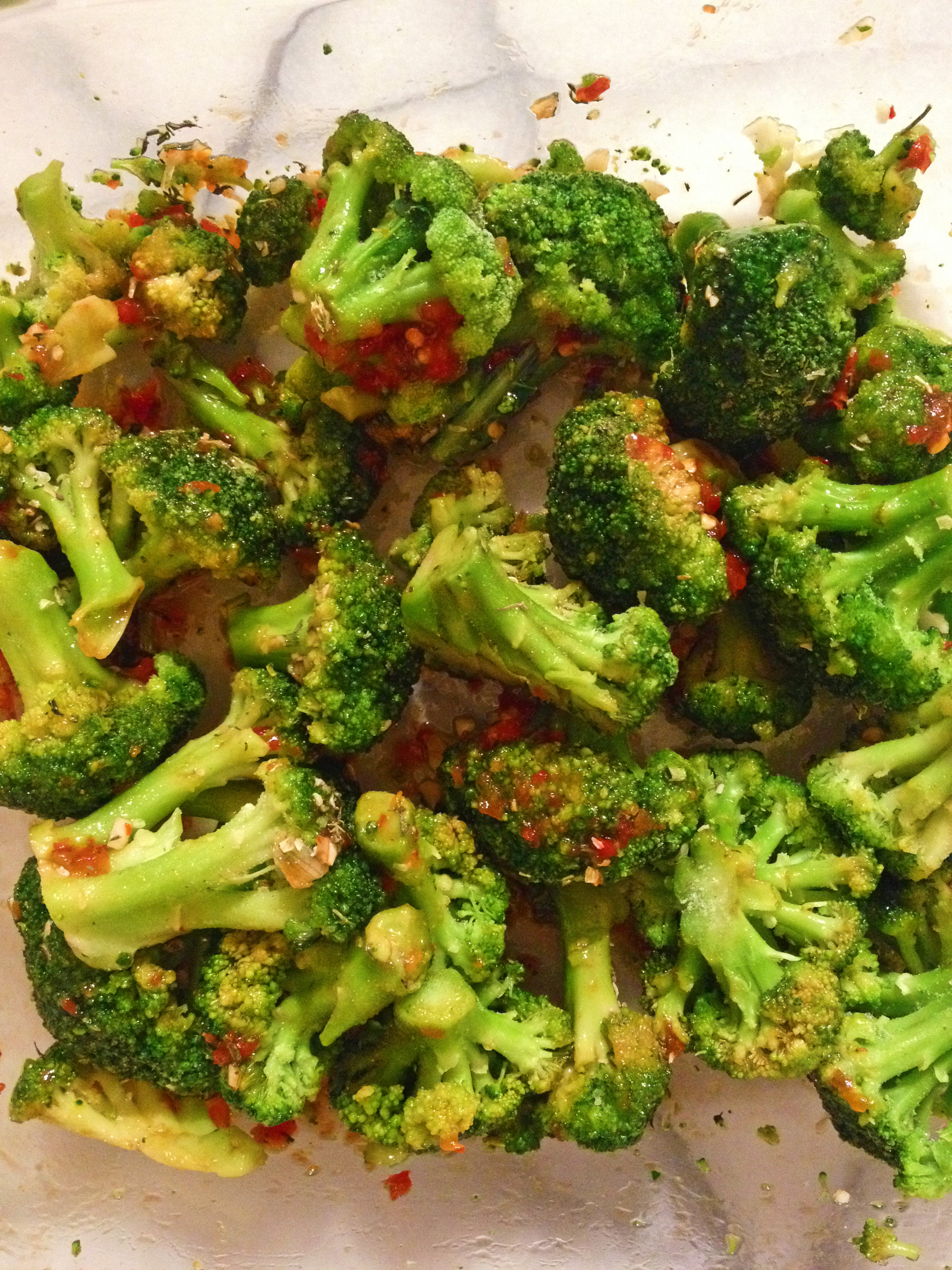 Read more about the article Simple and delicious roasted broccoli recipe